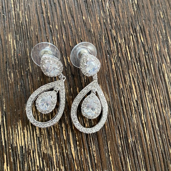 NWOT rhinestone drop earrings - Picture 3 of 6